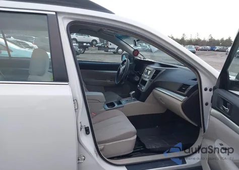 2014 Subaru Outback 2.5I z USA, uszkodzony, nr VIN 4S4BRBAC9E3263642